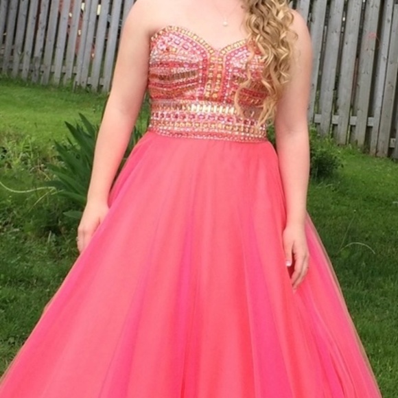 Prom dress - Picture 3 of 4